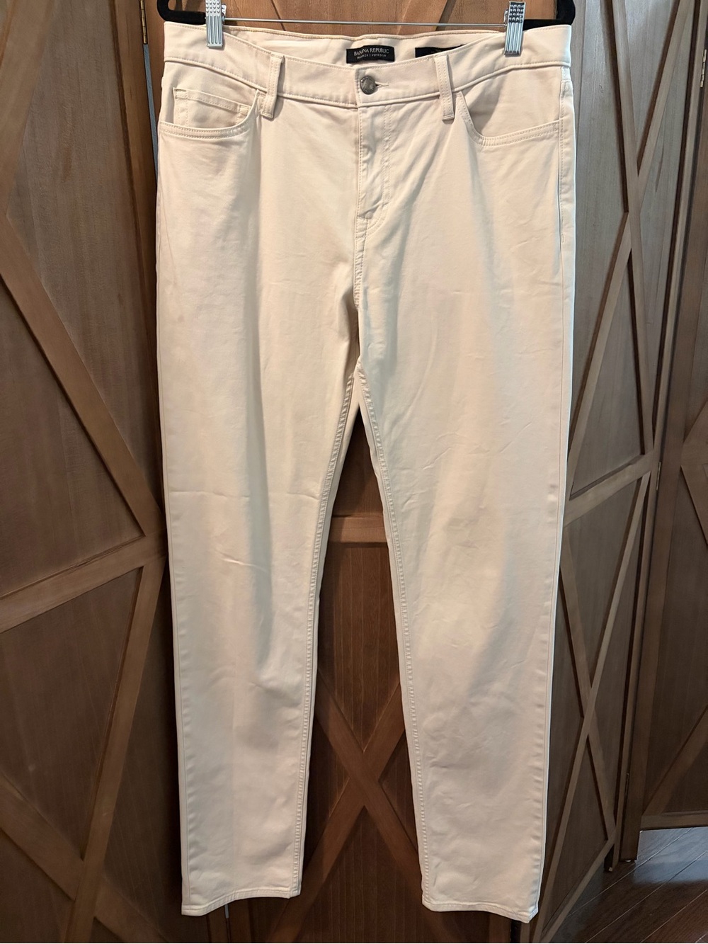 BANANA REPUBLIC Slim Stretch Jeans in Ecru SIZE 38 x 35”